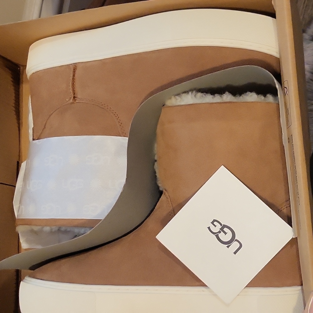 Ugg boots - Picture 8 of 8